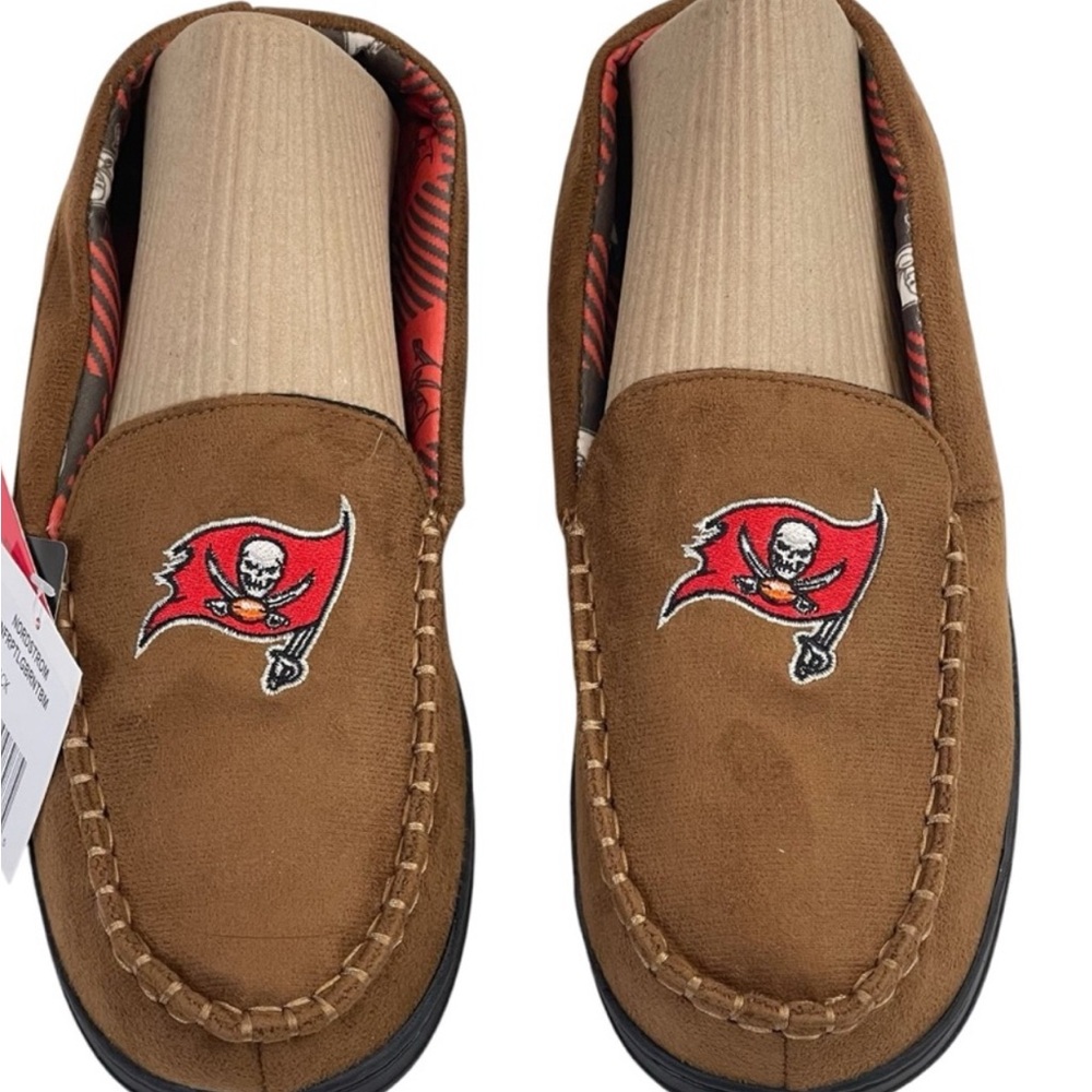 FOCO NFL Moccasin Suede Slipper Tampa Bay Buccaneers Size 11-12 Large Mens